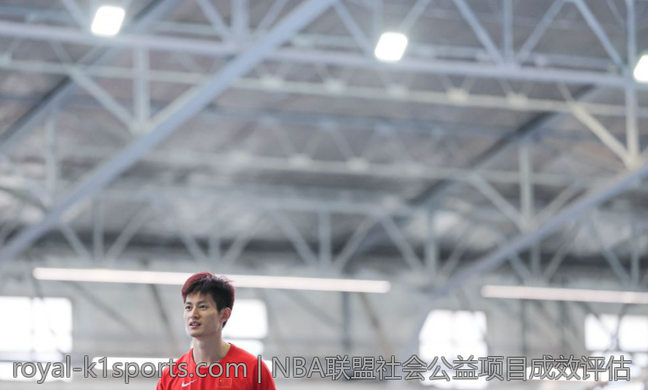 法甲联赛各队战术特点及应变能力评述